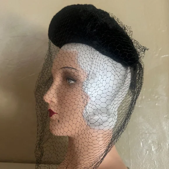 REGAL 1940's FUCHSIA FELT HAT - BLACK MUTTON TRIM AND FELT "ROSES" + FULL VEIL
